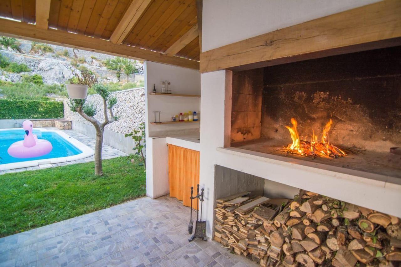 Village Holiday Apartman With Heated Pool Maslina Kostanje Екстериор снимка