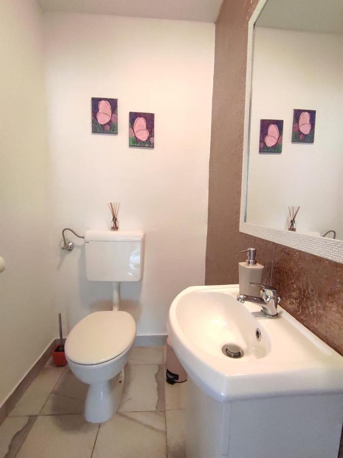 Village Holiday Apartman With Heated Pool Maslina Kostanje Екстериор снимка