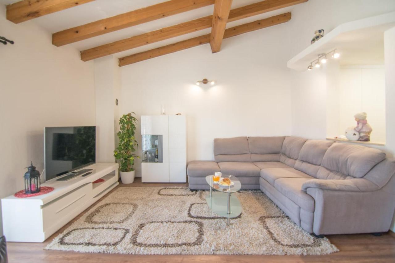 Village Holiday Apartman With Heated Pool Maslina Kostanje Екстериор снимка