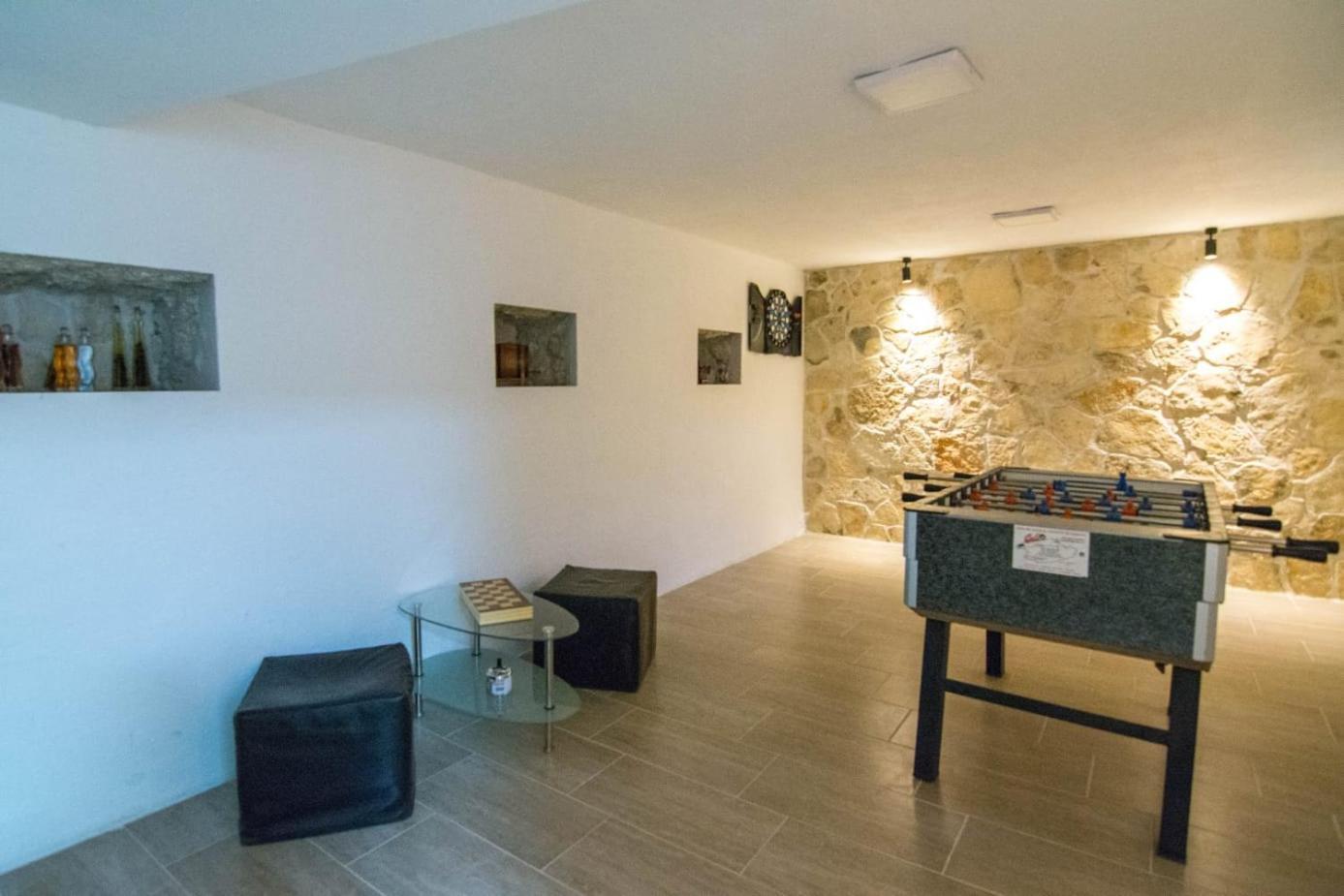 Village Holiday Apartman With Heated Pool Maslina Kostanje Екстериор снимка